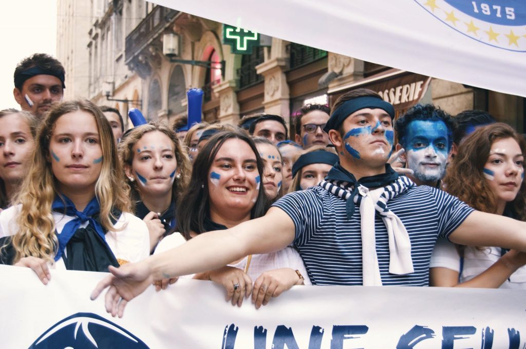 students wearing their school colors during the férias in Bordeaux